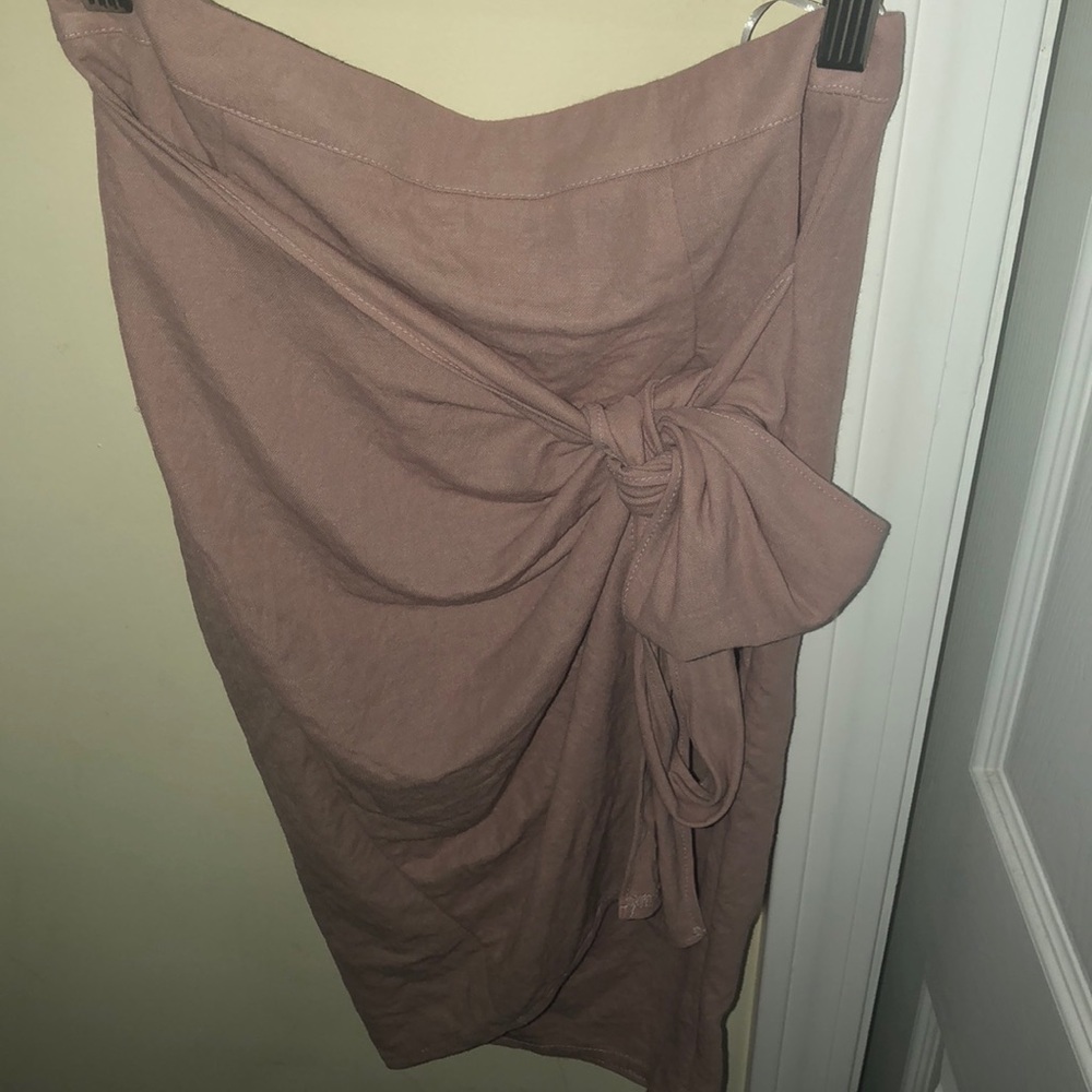 Mauve skirt never worn/tags still in place